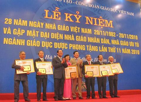 Người nhà nạn nhân MH370 an ủi thân nhân hành khách MH17